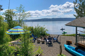 Relaxing Getaway On A Private Beach in Shelton!